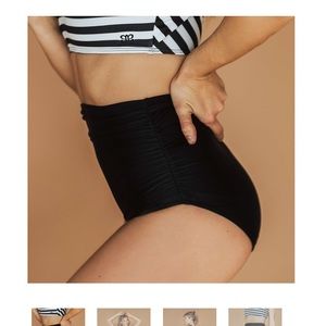 Black Ruched Highwaisted Bottoms